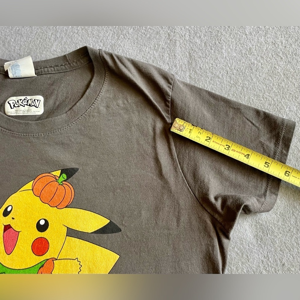 Pokemon Pikachu Women’s T-shirt Halloween Themed Gray Size Medium - Picture 5 of 7